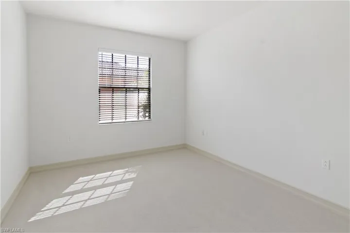 9072  Chula Vista  ST, Naples, FL 34113