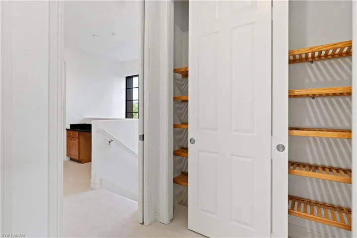 9072  Chula Vista  ST, Naples, FL 34113