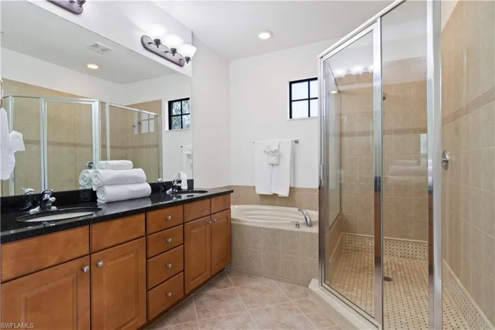 9072  Chula Vista  ST, Naples, FL 34113