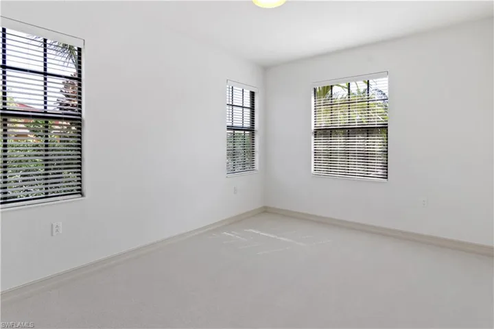 9072  Chula Vista  ST, Naples, FL 34113