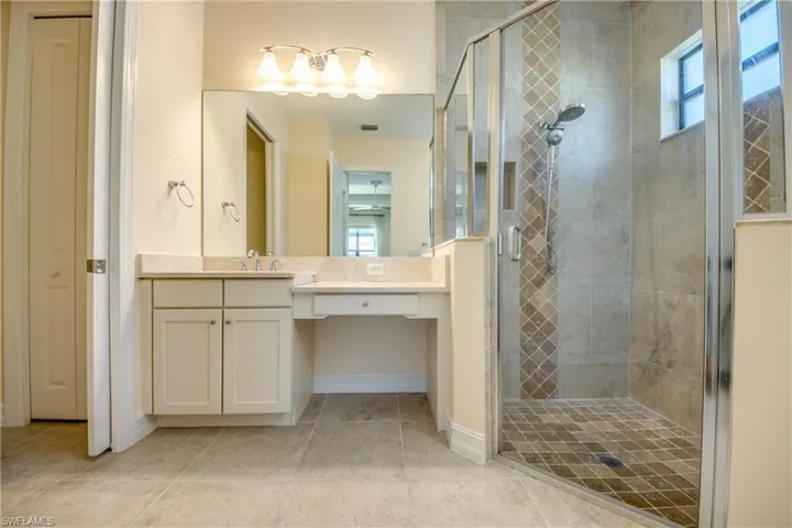8260 Venetian Pointe Dr, Fort Myers, Florida 33908