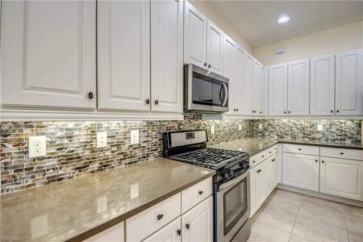 8260 Venetian Pointe Dr, Fort Myers, Florida 33908