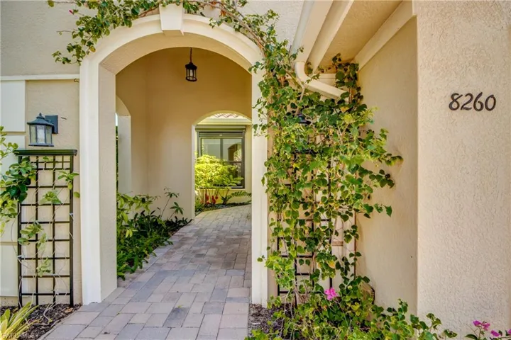 8260 Venetian Pointe Dr, Fort Myers, Florida 33908