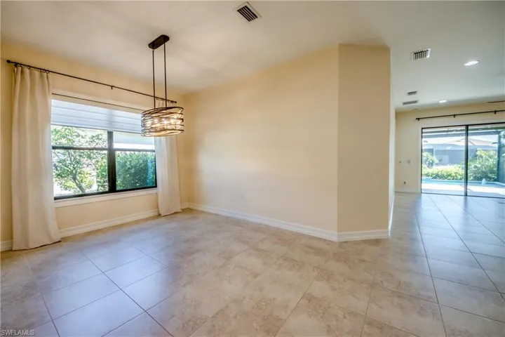 8260 Venetian Pointe Dr, Fort Myers, Florida 33908