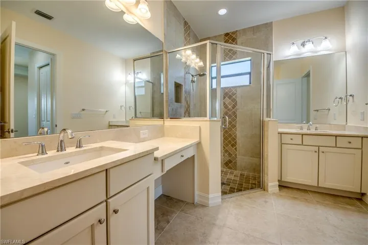 8260 Venetian Pointe Dr, Fort Myers, Florida 33908