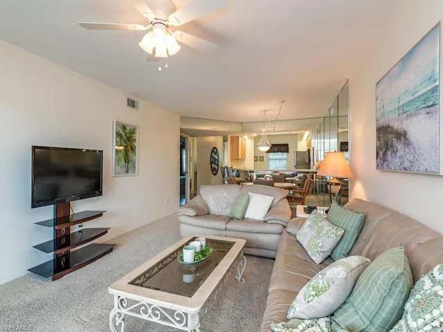 2050 W Crown Pointe  BLVD, Naples, FL 34112
