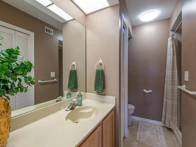 2050 W Crown Pointe  BLVD, Naples, FL 34112