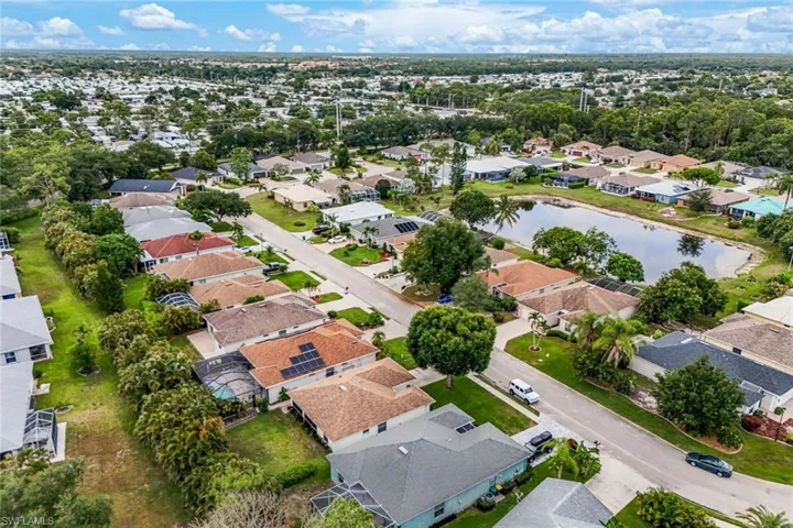156 Stanhope Cir, Naples, Florida 34104
