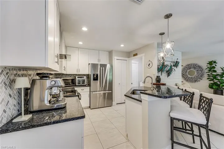 156 Stanhope Cir, Naples, Florida 34104