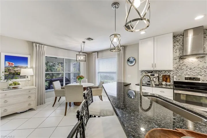 156 Stanhope Cir, Naples, Florida 34104