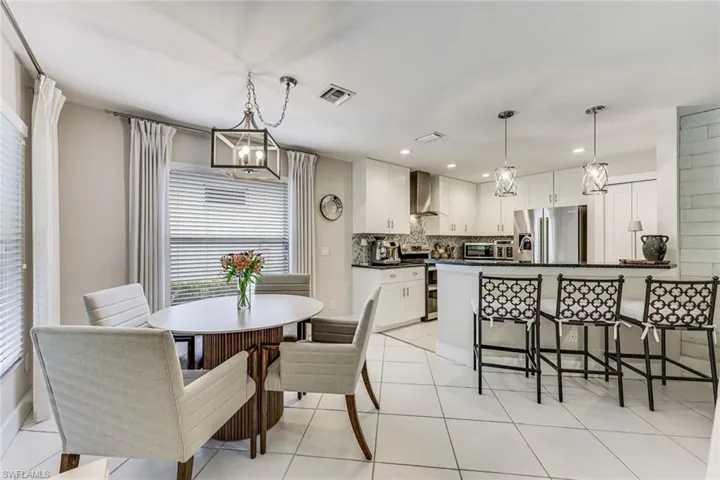 156 Stanhope Cir, Naples, Florida 34104
