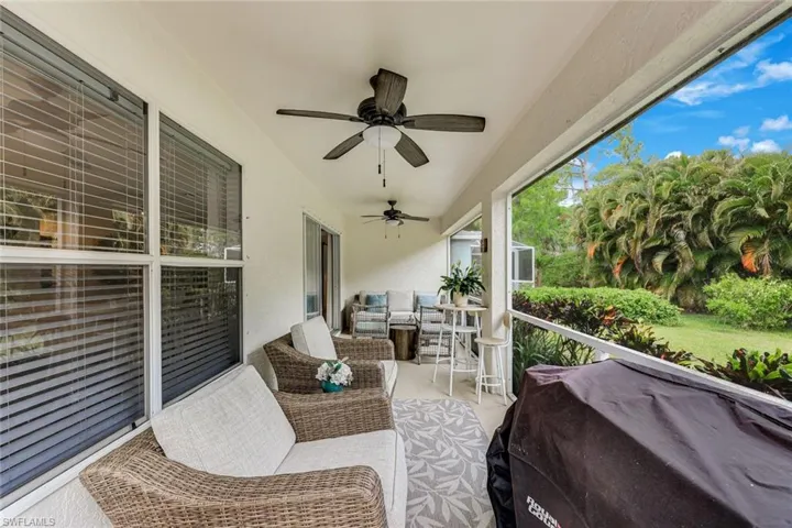 156 Stanhope Cir, Naples, Florida 34104