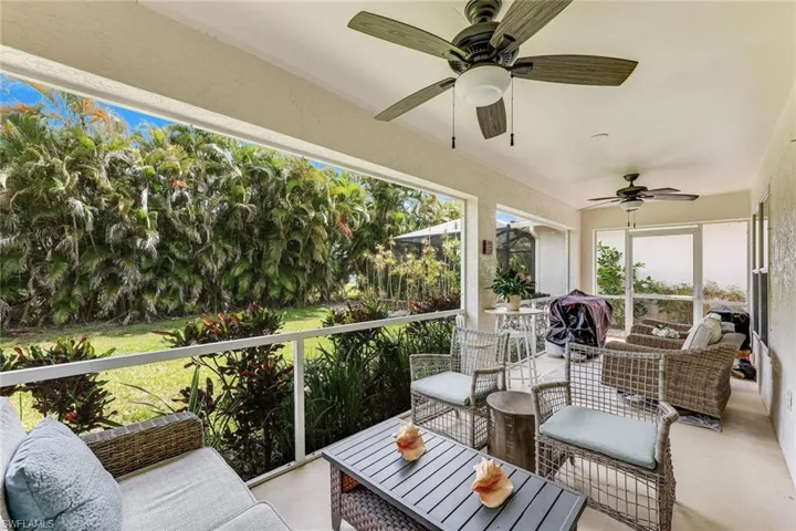 156 Stanhope Cir, Naples, Florida 34104