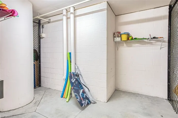 Private_de-humidified_storage_