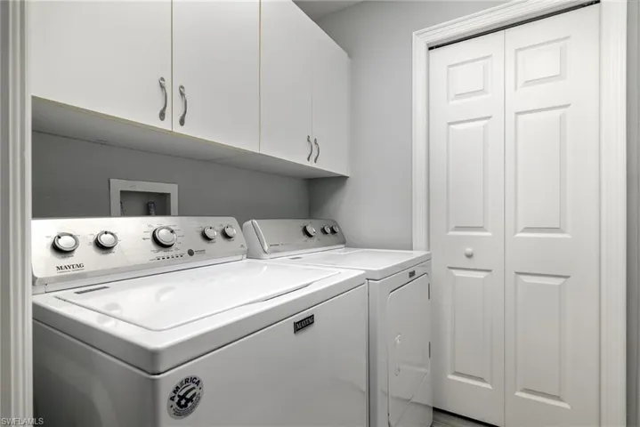 2090 Aberdeen LN # 101, NAPLES FL 34109