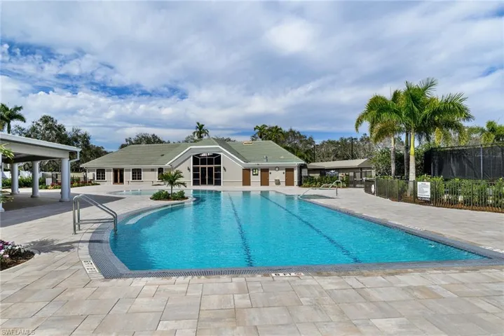 2090 Aberdeen LN # 101, NAPLES FL 34109