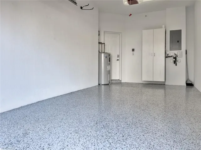 2090 Aberdeen LN # 101, NAPLES FL 34109