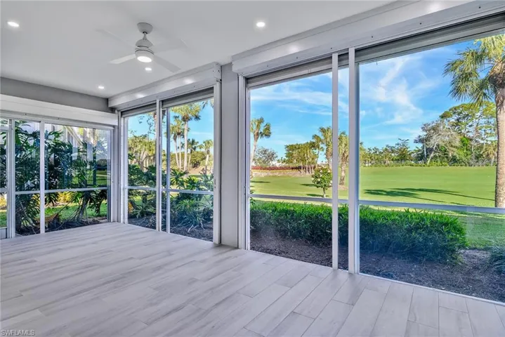Lanai w/Side Entrance