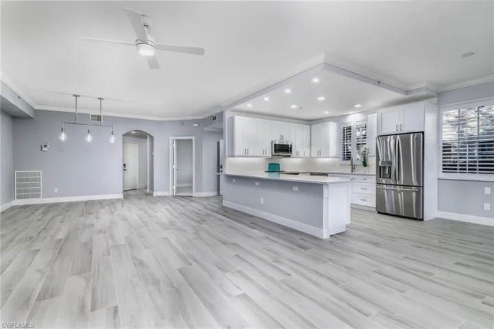 2090 Aberdeen LN # 101, NAPLES FL 34109