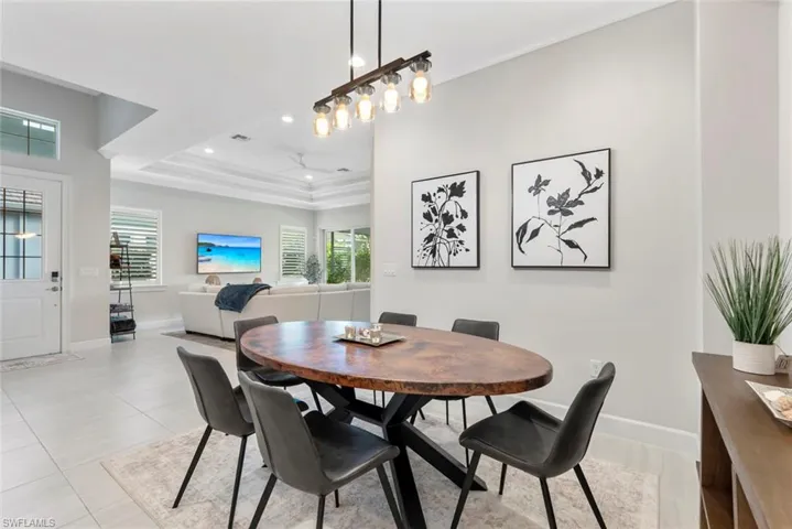 5716  Highbourne  DR, Naples, FL 34113