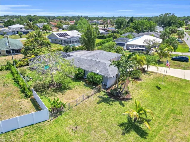 Bird's eye view with a residential view