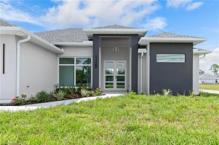 1129 Jacaranda Pkwy E, Cape Coral, Florida 33909