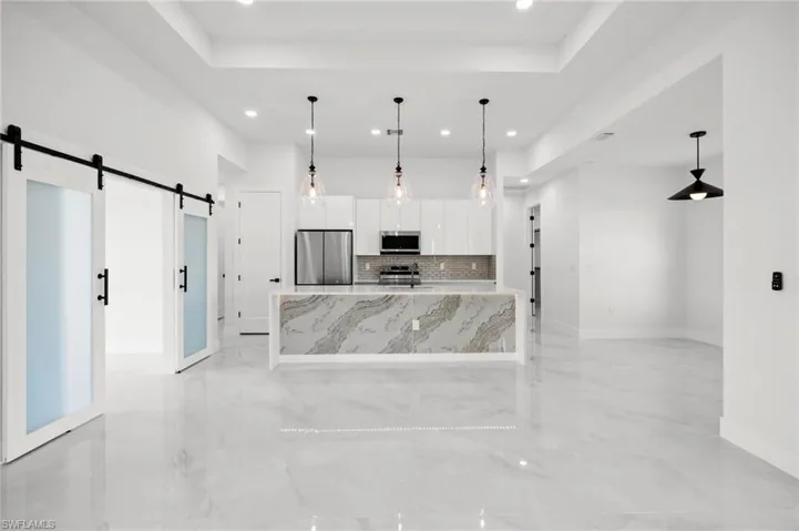 1129 Jacaranda Pkwy E, Cape Coral, Florida 33909