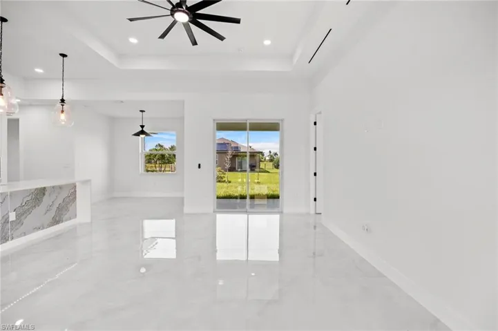 1129 Jacaranda Pkwy E, Cape Coral, Florida 33909