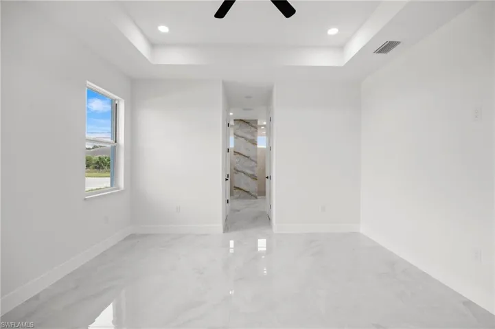 1129 Jacaranda Pkwy E, Cape Coral, Florida 33909