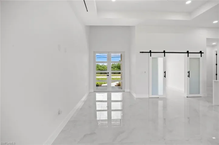 1129 Jacaranda Pkwy E, Cape Coral, Florida 33909