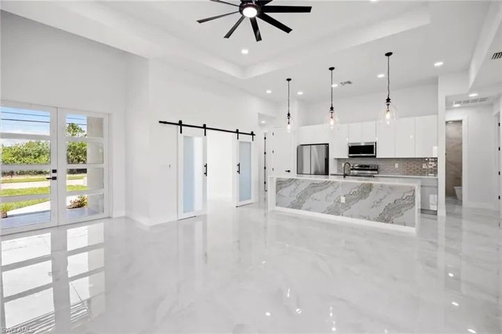 1129 Jacaranda Pkwy E, Cape Coral, Florida 33909