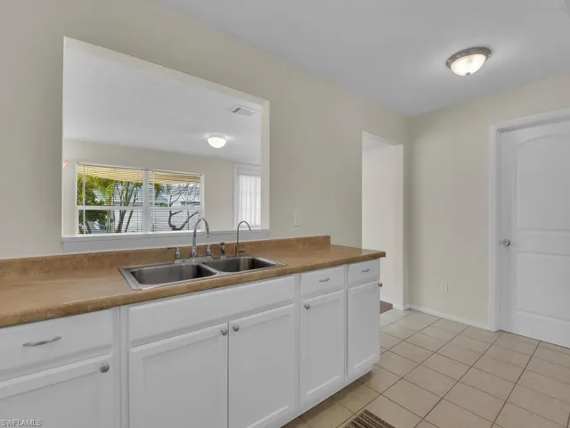 Pass-Thru To Dining Room