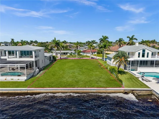 1020 Dolphin Dr, Cape Coral, Florida 33904