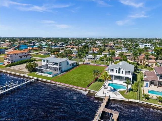 1020 Dolphin Dr, Cape Coral, Florida 33904