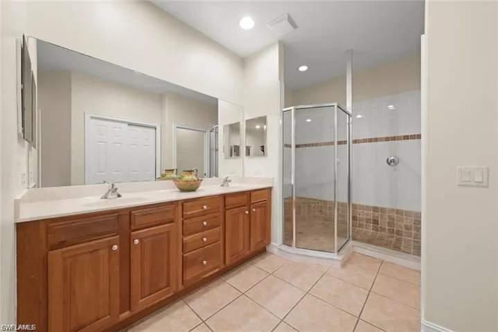 11053 Harbour Yacht Ct 201, Fort Myers, Florida 33908