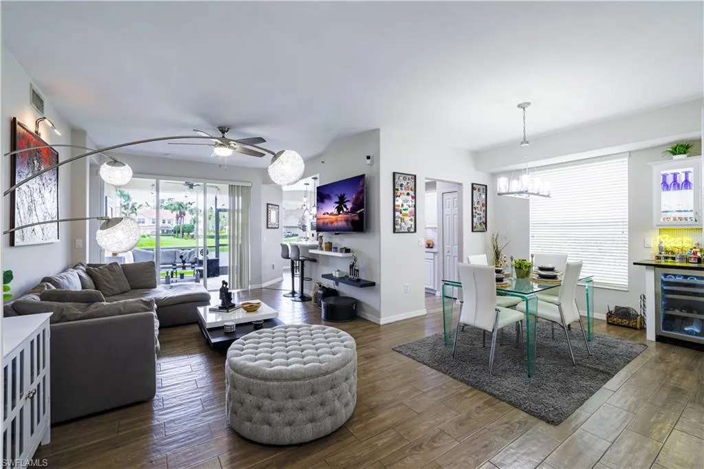 1405 Tiffany LN, Naples, FL 34105,225059725