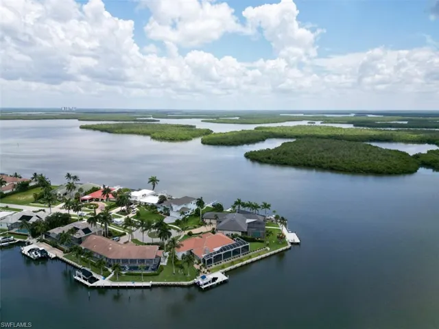 124 Stillwater Ct, Marco Island, Florida 34145