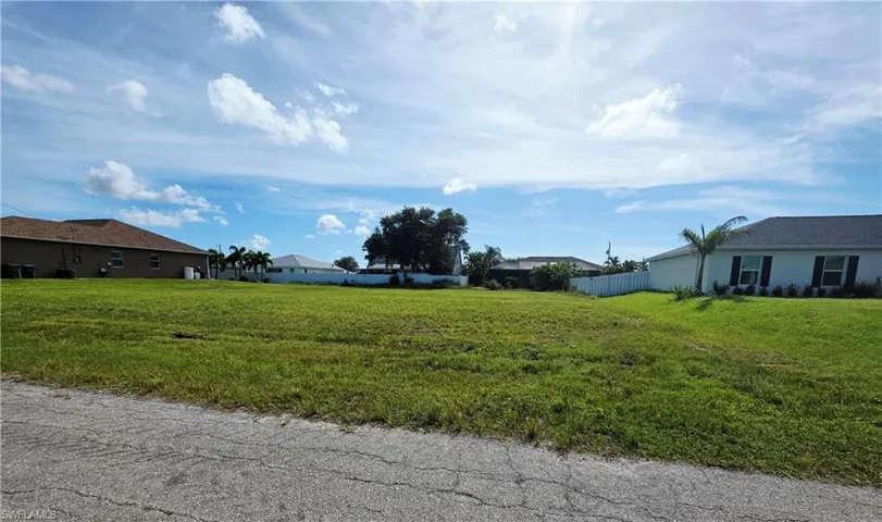1216 Nw 14th Pl, Cape Coral, Florida 33993