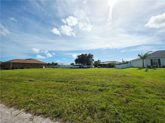 1216 Nw 14th Pl, Cape Coral, Florida 33993