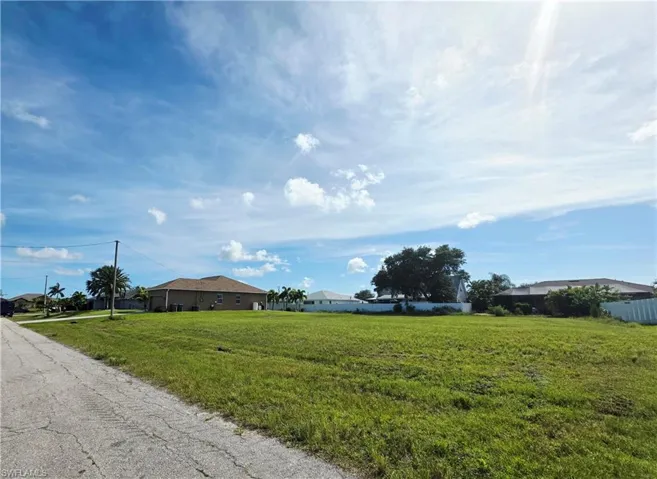 1216 Nw 14th Pl, Cape Coral, Florida 33993