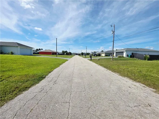 1216 Nw 14th Pl, Cape Coral, Florida 33993