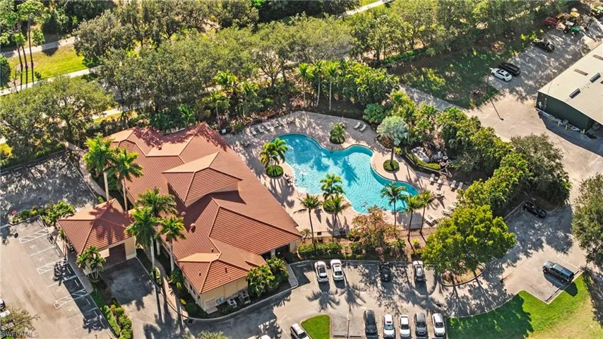 Bird's eye view of a pool area