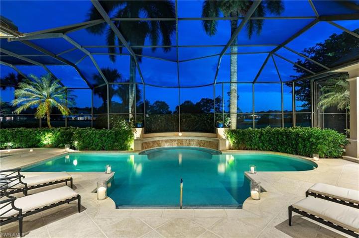 No worries about bugs...wander around your lanai and enjoy the views.