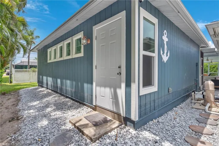 Detached in-law suite