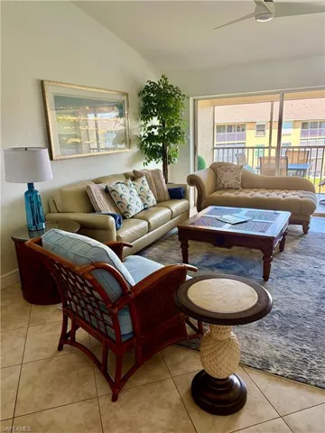 9640 Victoria Ln C-305, Naples, Florida 34109