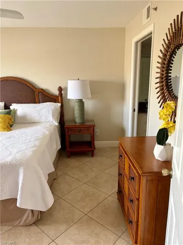 9640 Victoria Ln C-305, Naples, Florida 34109