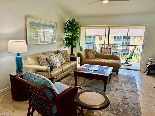 9640 Victoria Ln C-305, Naples, Florida 34109