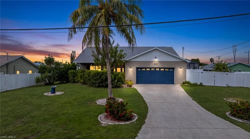 1520 Se 15th Pl, Cape Coral, Florida 33990
