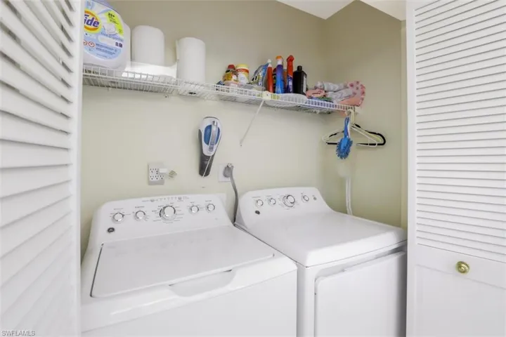 Washer & Dryer in Unit