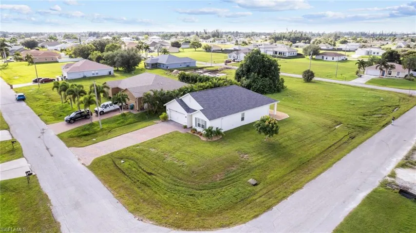Birds eye view of property